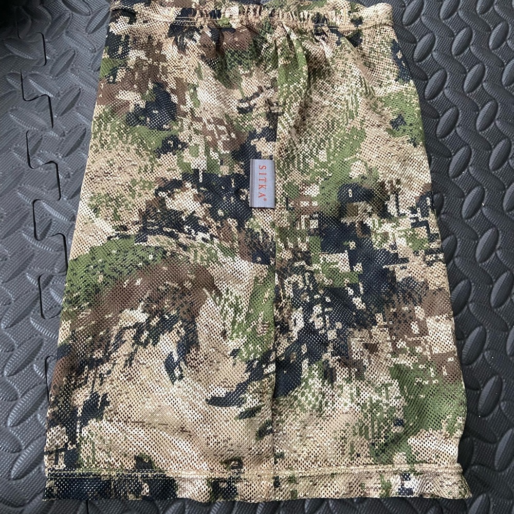 Sitka mesh face mask